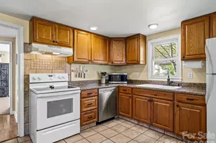 125 Lower Edgewood Rd, Candler, NC 28715 - Photo 10