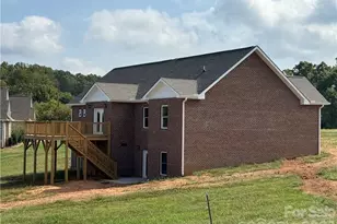 130 Oak Pointe Ln, Wilkesboro, NC 28697 - Photo 4