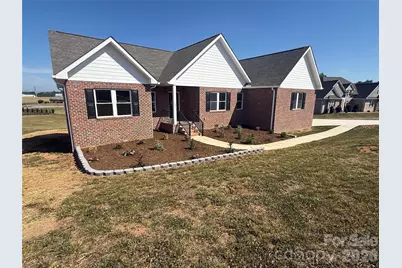 130 Oak Pointe Lane, Wilkesboro, NC 28697 - Photo 2