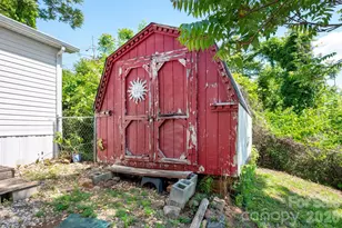 66 Green Oak Rd, Asheville, NC 28804 - Photo 32