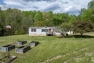 1080 Drag Strip Rd, Hudson, NC 28638 - Photo 4
