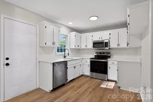 208 S Pasour St, Dallas, NC 28034 - Photo 6