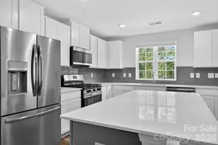 490 Sand Dunes Dr, Kannapolis, NC 28081 - Photo 2