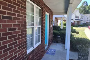 1786 Forest Side Ln, Charlotte, NC 28213 - Photo 2