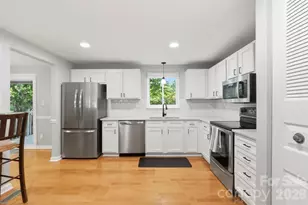 6723 Rollingridge Dr, Charlotte, NC 28211 - Photo 8