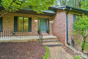 9 Westbridge Dr, Hendersonville, NC 28739 - Photo 4