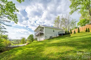 16 DanielBrooke Dr, Asheville, NC 28806 - Photo 2