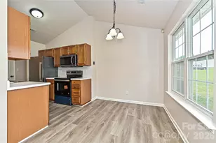 2015 Slater Springs Dr, Charlotte, NC 28216 - Photo 6