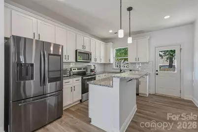 701 E 3rd Avenue, Gastonia, NC 28054 - Photo 10