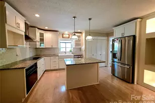 2009 Saratoga Dr, Gastonia, NC 28056 - Photo 8