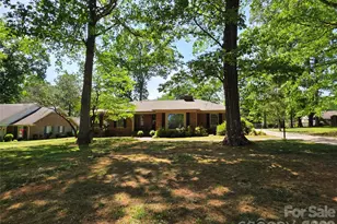 2009 Saratoga Dr, Gastonia, NC 28056 - Photo 4