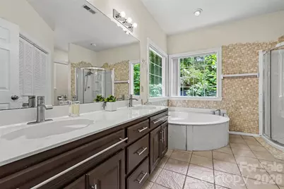 9102 Brightleaf Place, Charlotte, NC 28269 - Photo 14