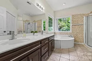 9102 Brightleaf Pl, Charlotte, NC 28269 - Photo 14