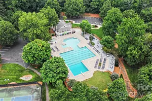 9102 Brightleaf Pl, Charlotte, NC 28269 - Photo 30