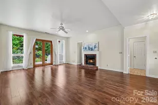 9102 Brightleaf Pl, Charlotte, NC 28269 - Photo 4
