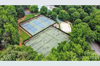 9102 Brightleaf Place, Charlotte, NC 28269 - Photo 32