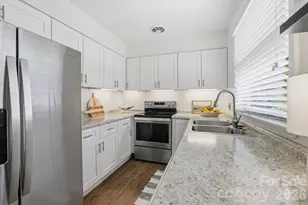 4500 Woodlark Ln, Charlotte, NC 28211 - Photo 2