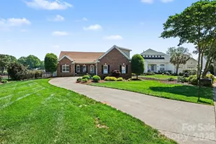 134 Chandeleur Dr, Mooresville, NC 28117 - Photo 2