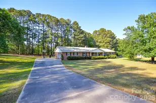 97 Robin Rd, Wadesboro, NC 28170 - Photo 2