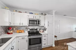 9709 Emerald Point Dr, Charlotte, NC 28278 - Photo 12