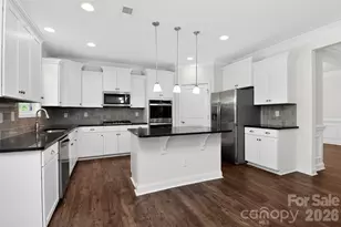 1212 Englewood Dr, Lake Wylie, SC 29710 - Photo 6