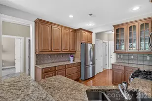 3613 Savannah Hills Dr, Matthews, NC 28105 - Photo 8