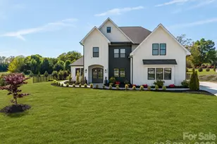 1090 Rolling Meadow Dr, Mooresville, NC 28115 - Photo 2