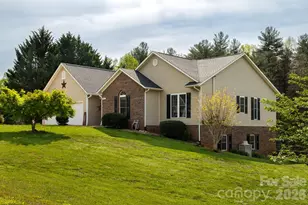 611 Briar Creek Dr, North Wilkesboro, NC 28659 - Photo 2
