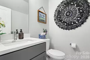 2032 Bryant Park Dr, Charlotte, NC 28208 - Photo 8