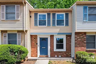 7609 Holly Grove Ct, Charlotte, NC 28227 - Photo 2