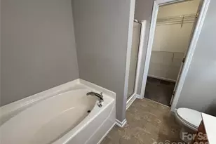 6427 Wedron Ct, Charlotte, NC 28216 - Photo 18