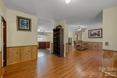 2095 Wildwood Drive, Hickory, NC 28601 - Photo 8
