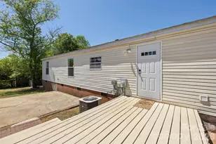 2095 Wildwood Dr, Hickory, NC 28601 - Photo 26