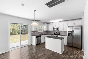 10215 Bradstreet Commons Way, Charlotte, NC 28215 - Photo 12
