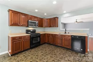3900 Shasta Cir, Clover, SC 29710 - Photo 16