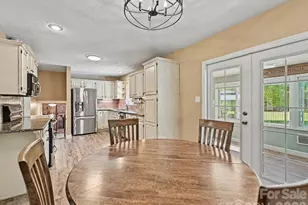 7117 Rock Island Rd, Charlotte, NC 28278 - Photo 16