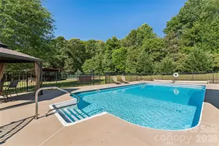 7117 Rock Island Rd, Charlotte, NC 28278 - Photo 4