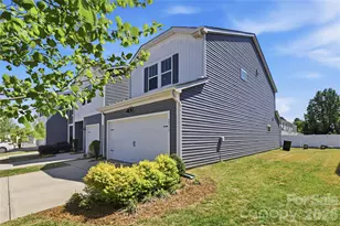 2317 Belterra Dr, Charlotte, NC 28216 - Photo 2