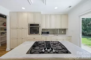 813 Walnut Ave, Charlotte, NC 28208 - Photo 16