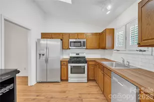 401 Wellington Hills Cir, Salisbury, NC 28147 - Photo 2