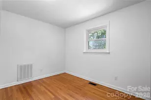 1341 26th St SW, Hickory, NC 28602 - Photo 14