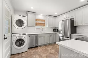 1527 Woodhill Ln, Charlotte, NC 28205 - Photo 14