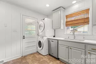 1527 Woodhill Ln, Charlotte, NC 28205 - Photo 18