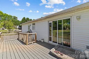 130 Hunterpond Ln, Statesville, NC 28677 - Photo 6
