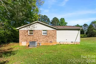 823 Carson Rd, Gastonia, NC 28052 - Photo 6
