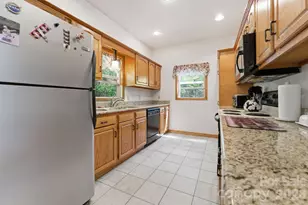 24 Pine Bluff Ln, Whittier, NC 28789 - Photo 2