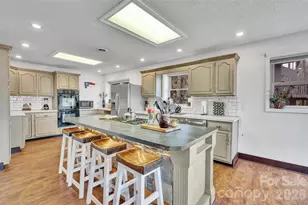 202 Tamarack Rd, Beech Mountain, NC 28604 - Photo 8