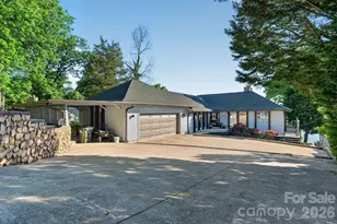 8611 Island Point Rd, Charlotte, NC 28278 - Photo 2