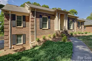 424 Walnut Point Dr, Matthews, NC 28105 - Photo 2