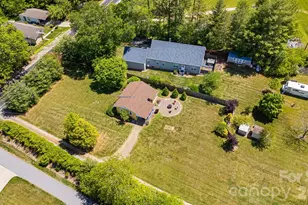 144 Macedonia Rd, Asheville, NC 28804 - Photo 2